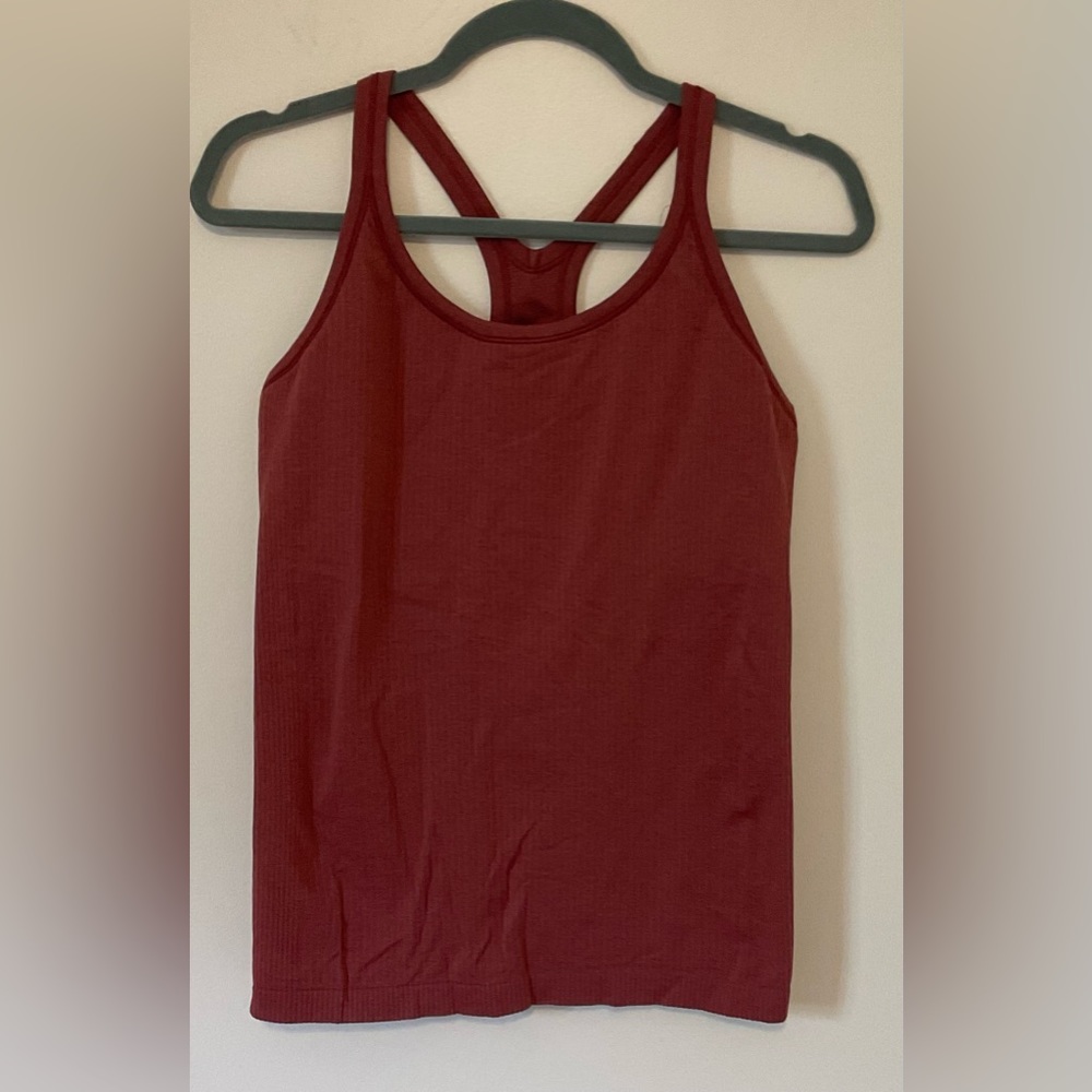 Lululemon burgundy top